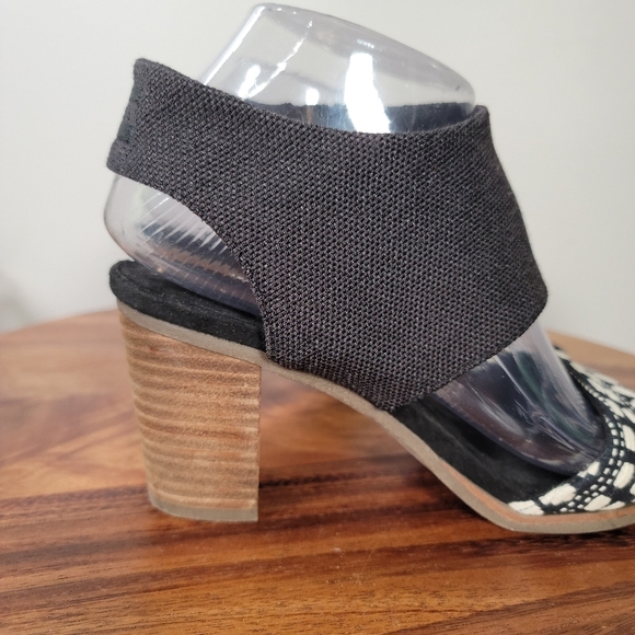 Toms Majorca Cut Out Sandals Size 8 Black Cream Boho Wood Block Heels - Picture 5 of 16